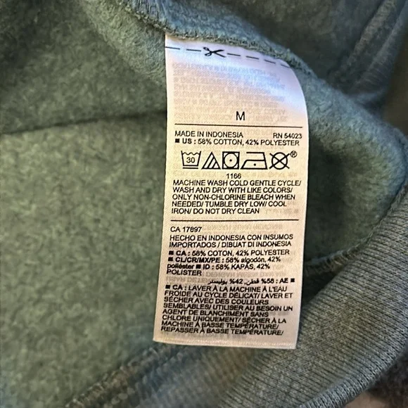 Old Navy Womens Oversized Crewneck Sweater Medium - Picture 5 of 5